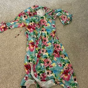 Floral milkmaid goods size large robe